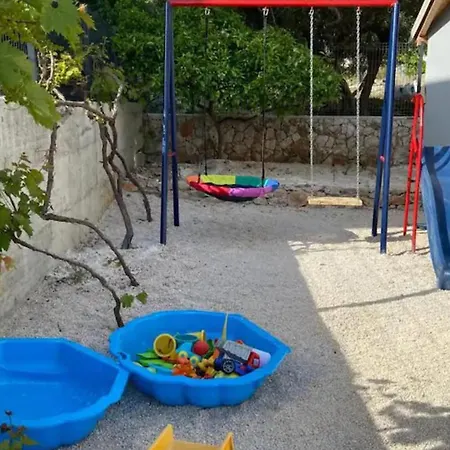 Villa Stipea - Four Bedroom With Swimming Pool Sucuraj